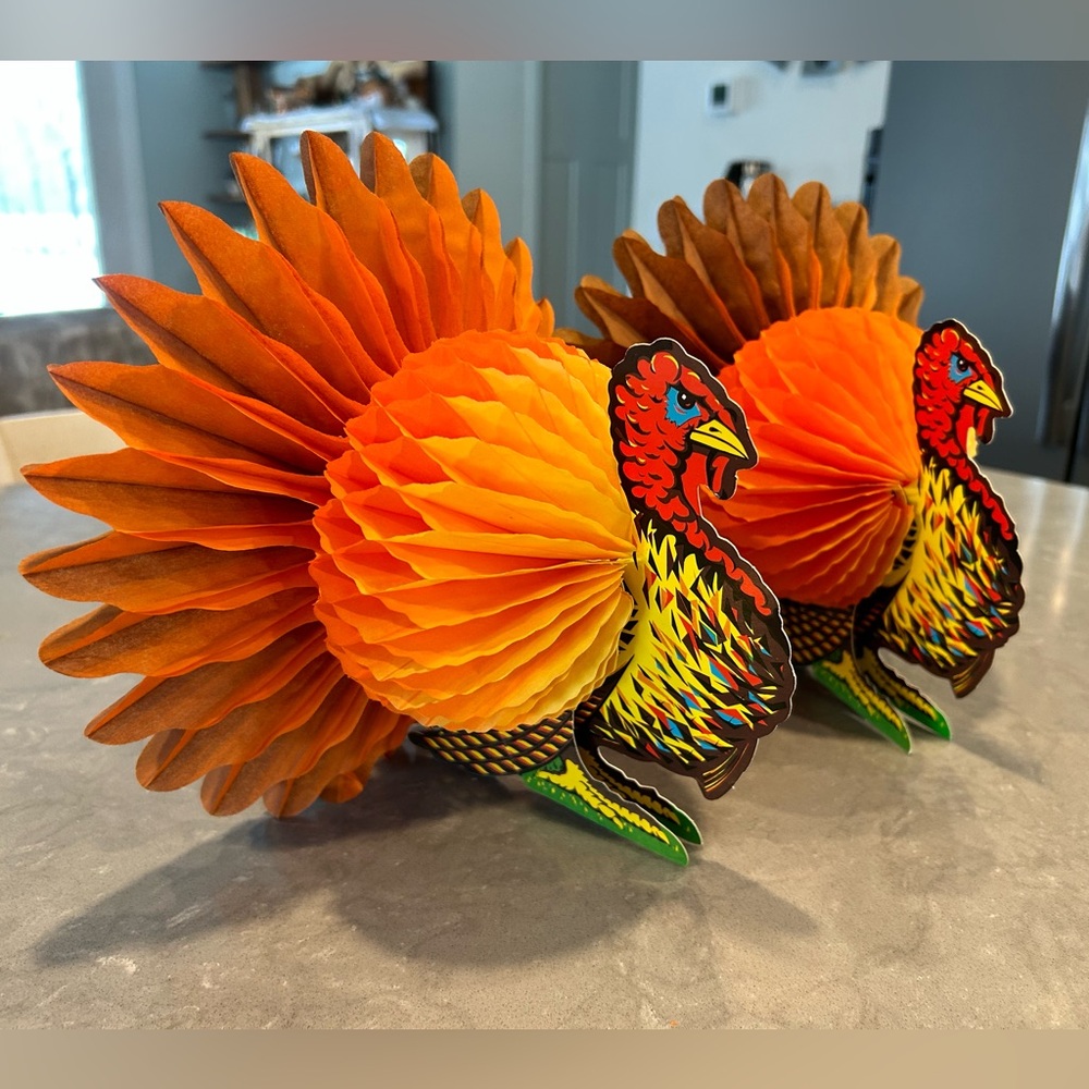 2 Vtg 1980’s BEISTLE Madras Art Tissue Honeycomb Turkey Centerpiece 9"